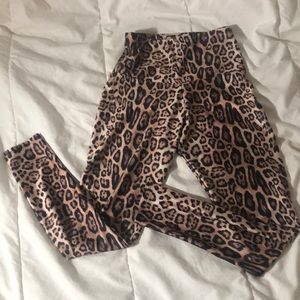 Onzie high rise leopard print leggings Sz XS
